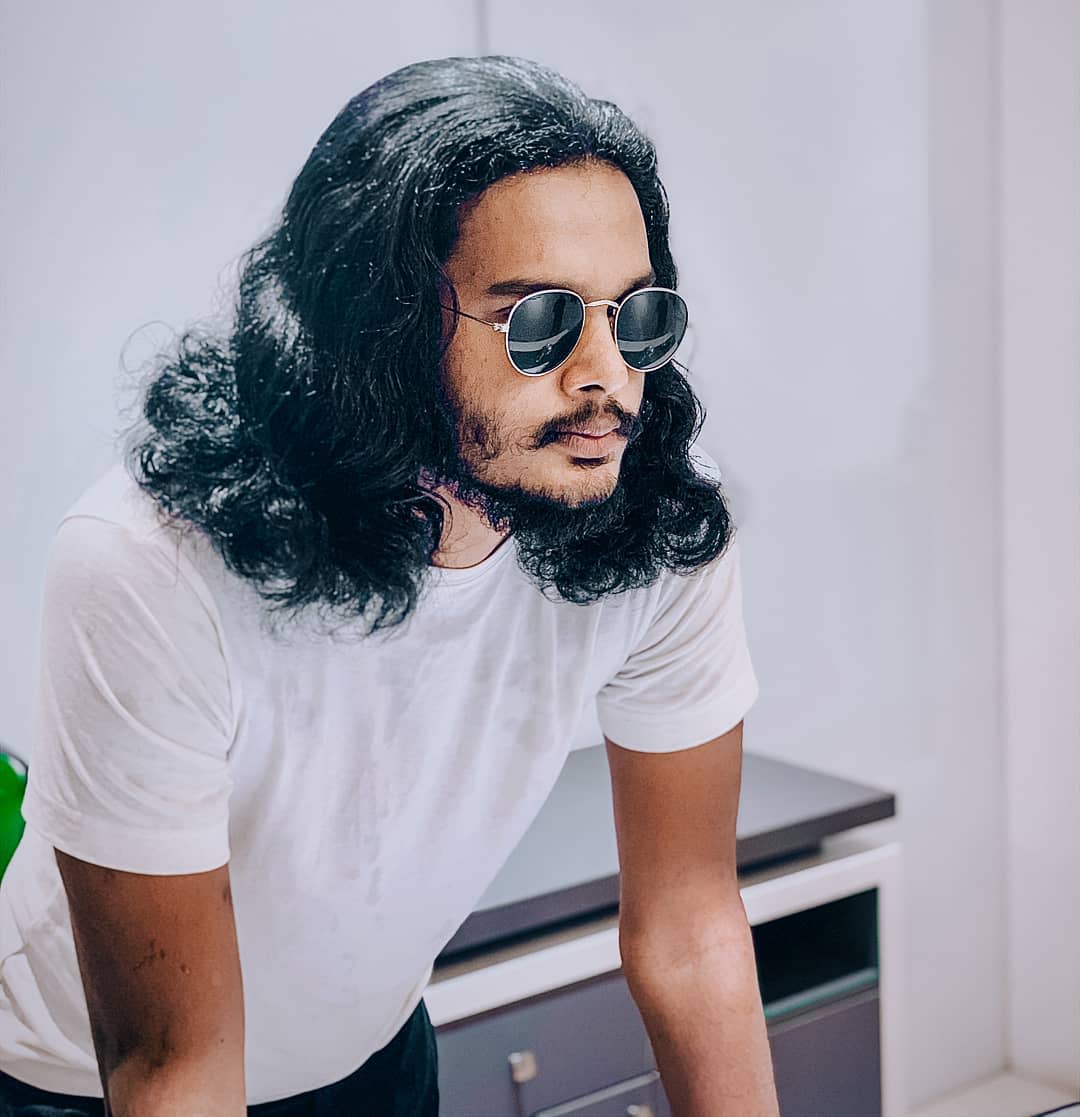 Shoulder-Length Hair 90s Hairstyles Men -fayiz_mhmmd_rr